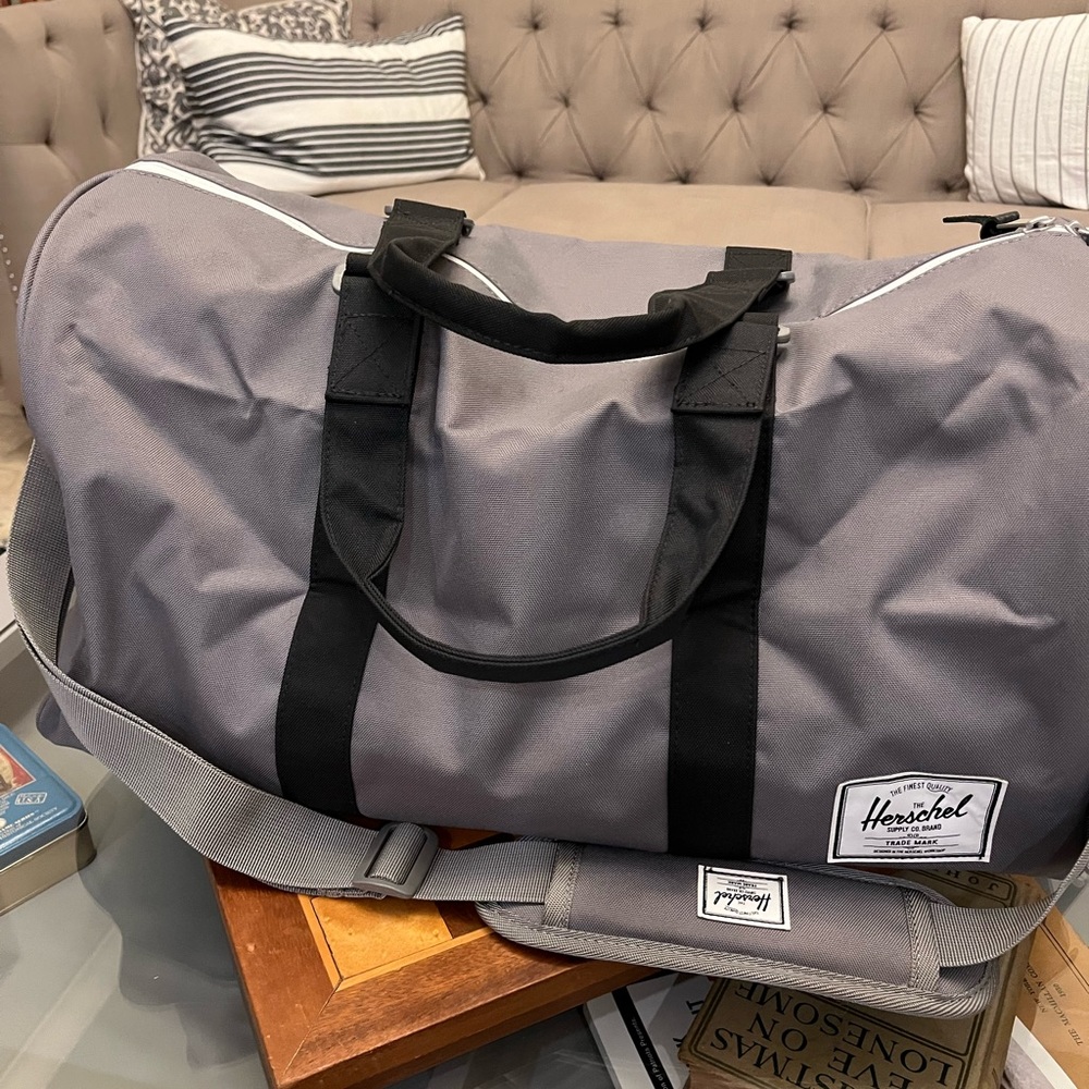 NWOT Herschel Novel Duffle (Grey)